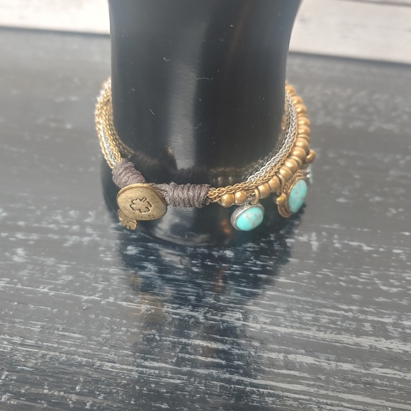 Lucky brand faux turquoise and gold tone charm bracelet - Picture 4 of 6
